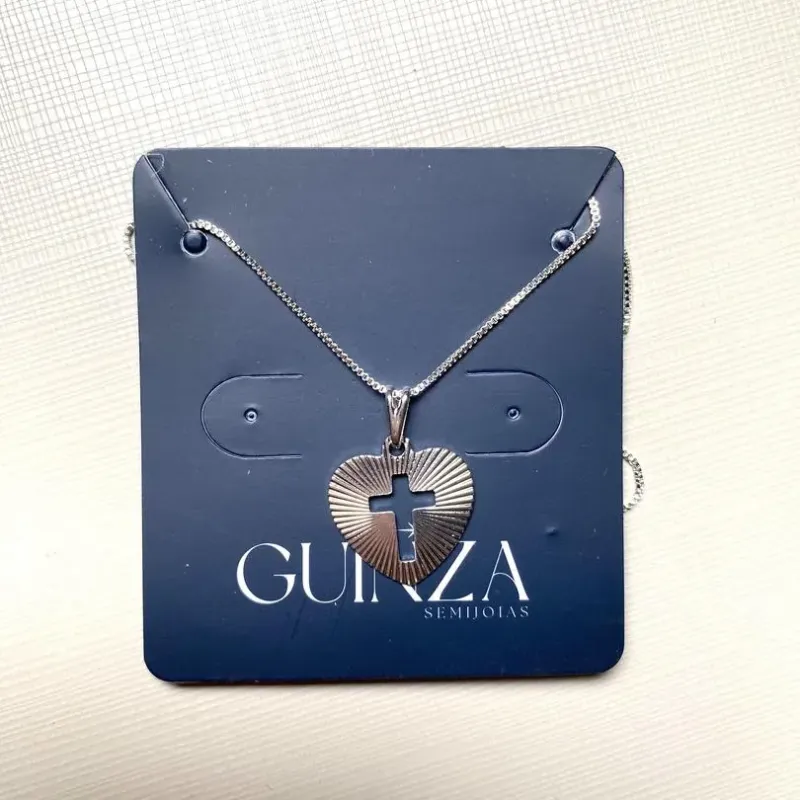 COLAR MEDALHA CORAÇÃO COM CRUZ